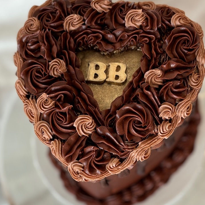 Thumbnail: 6” Heart Cake (feeds 8-12)