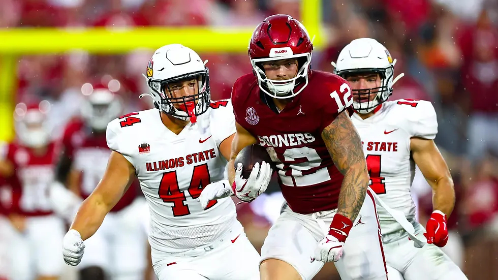 Former OU LB-turned TE Jaren Kanak runs away from the opposition. (Photo: Kevin Jairaj / Imagn Images)