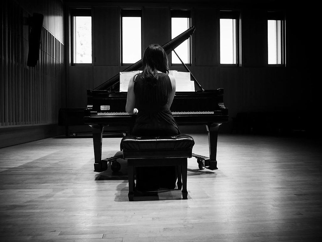 Florence bw piano.jpg