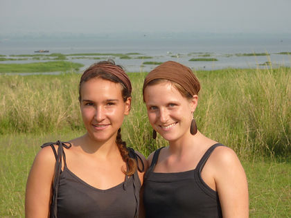 Carolin und Sarah.JPG