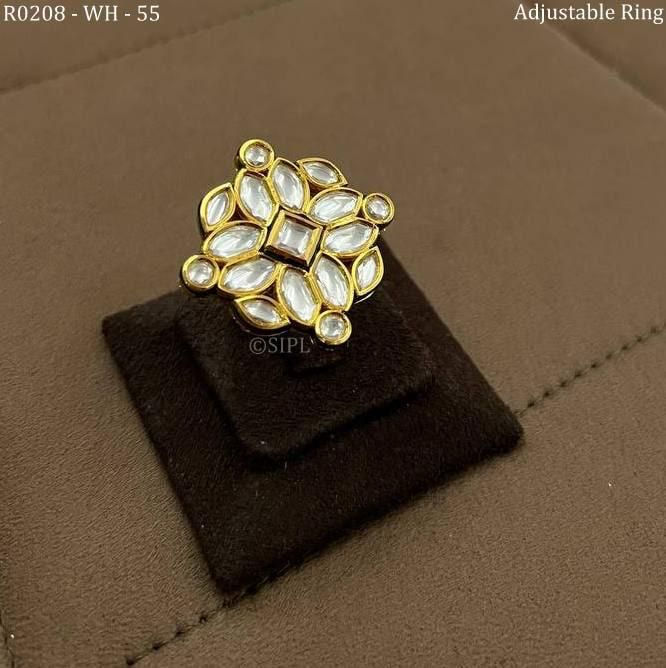 Thumbnail: Gold Ring with White Stones