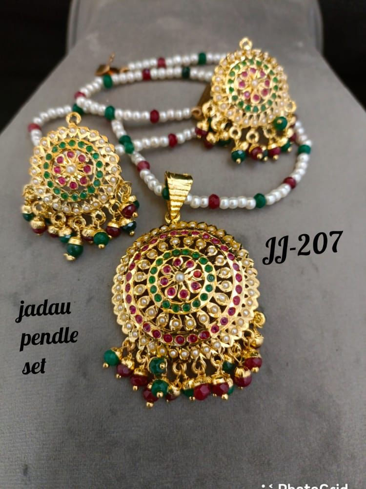 Thumbnail: Gold Jadau Pendle Sets