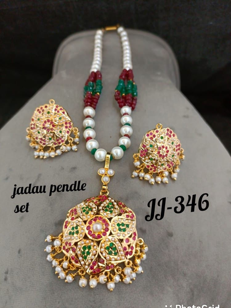 Thumbnail: Gold Jadau Pendle Sets