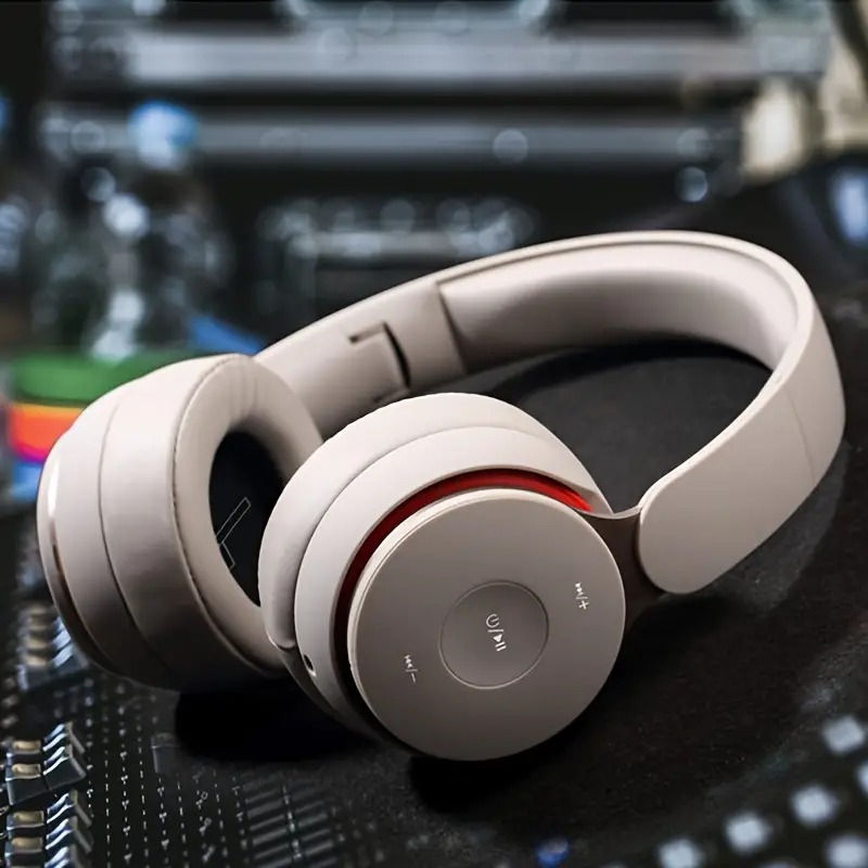 Thumbnail: Wireless Head-mounted Headphones with Noise Reduction