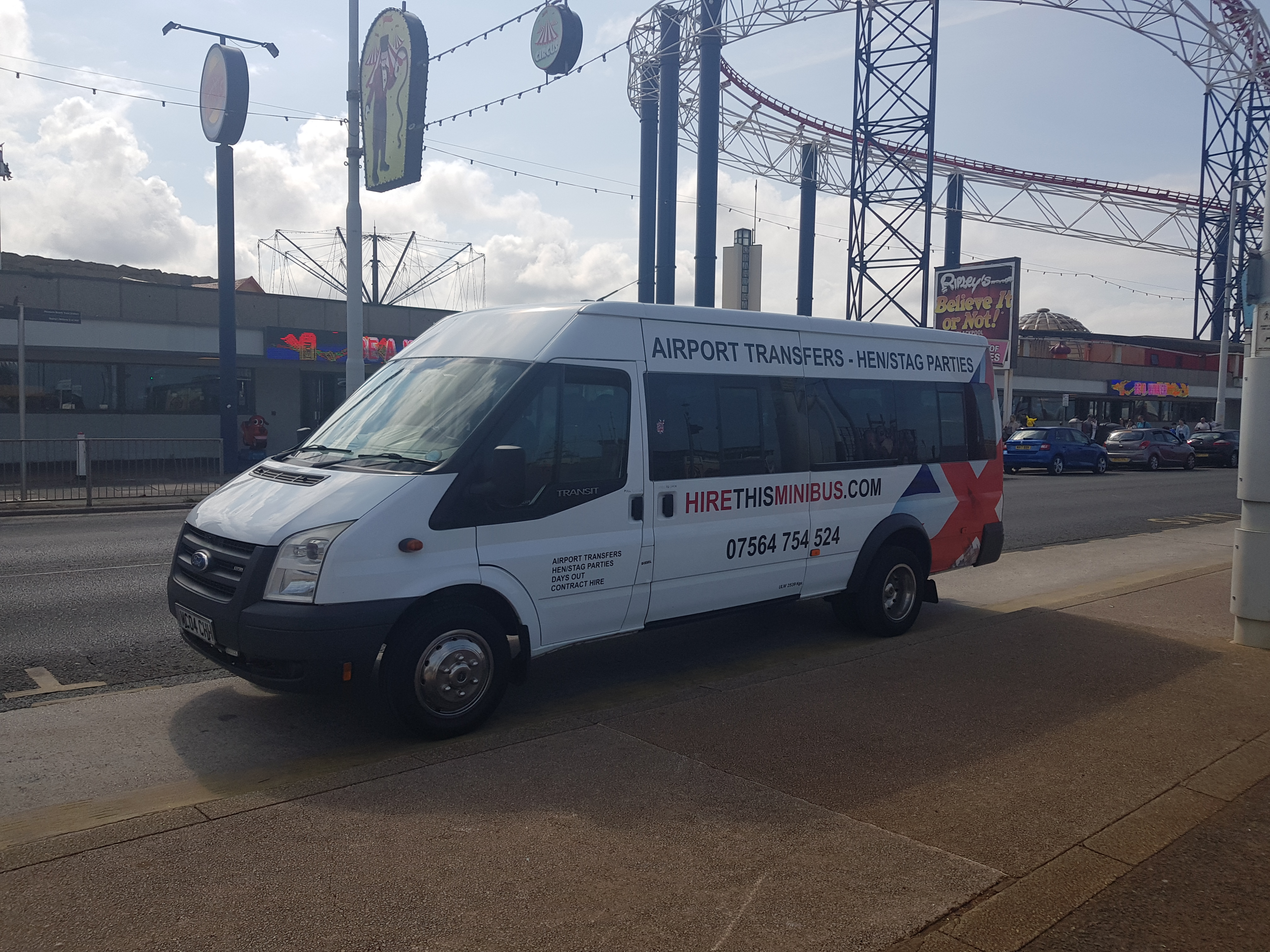 midland minibus hire blackpool