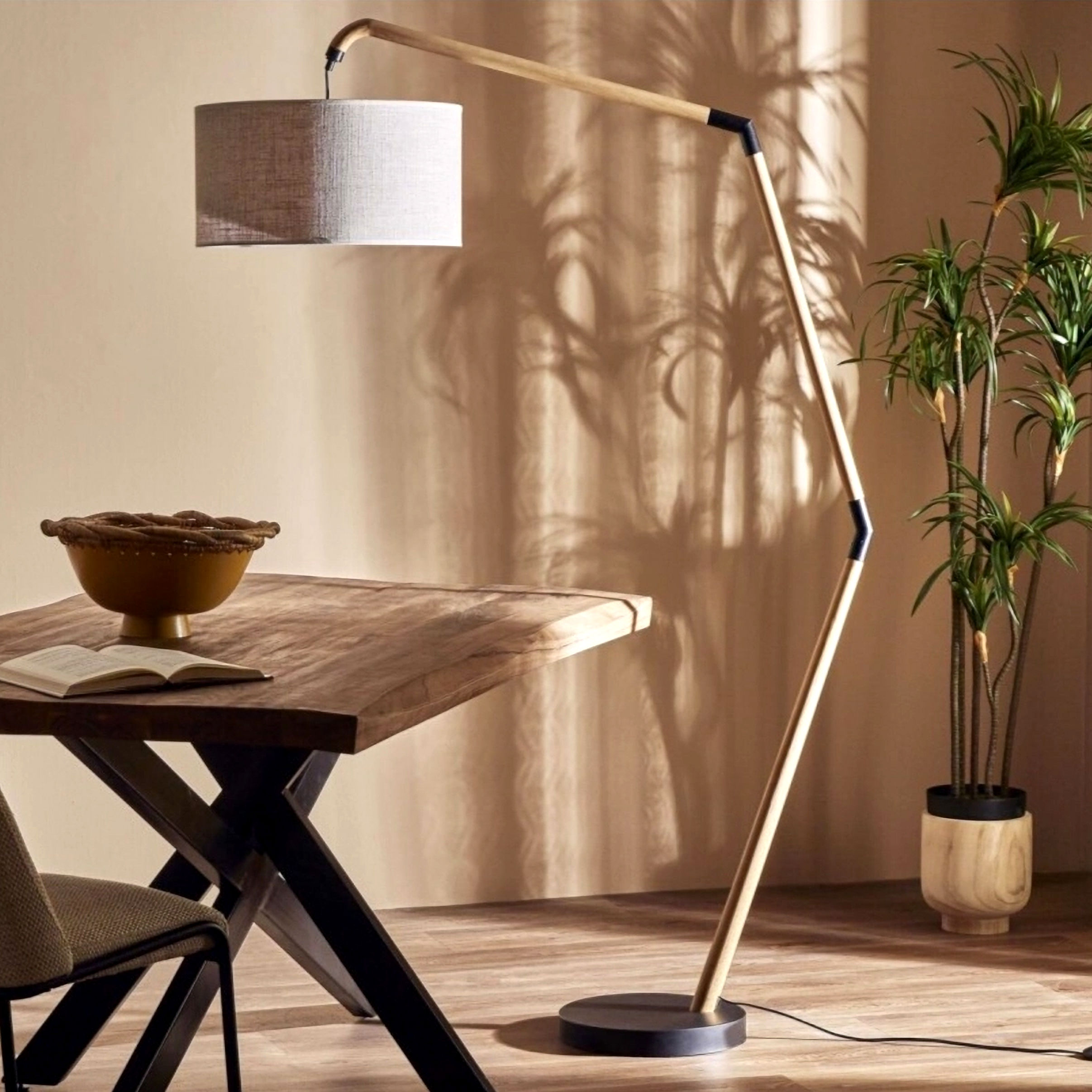 Tucker floor lamp - Black