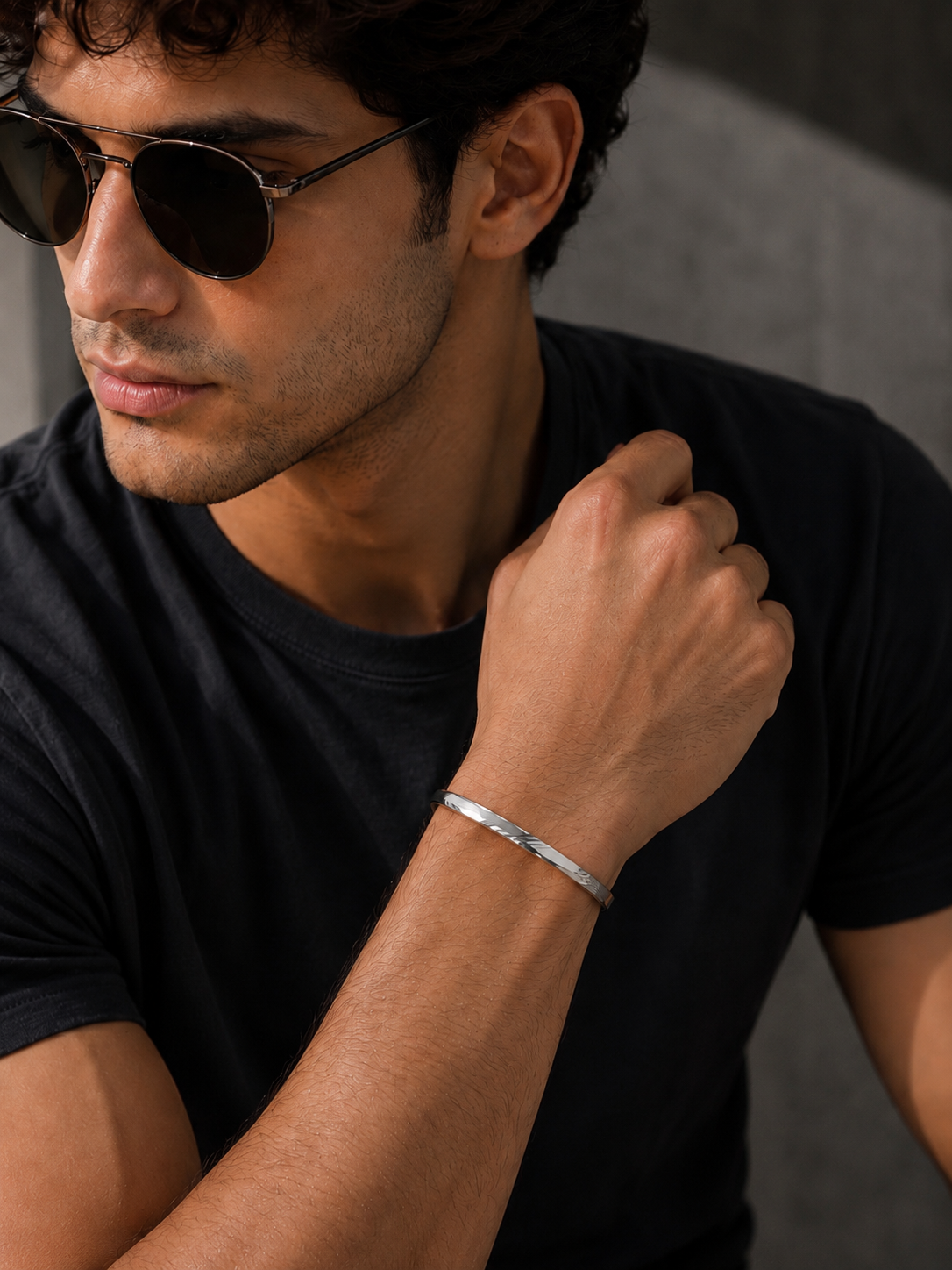 Facet edge bracelet