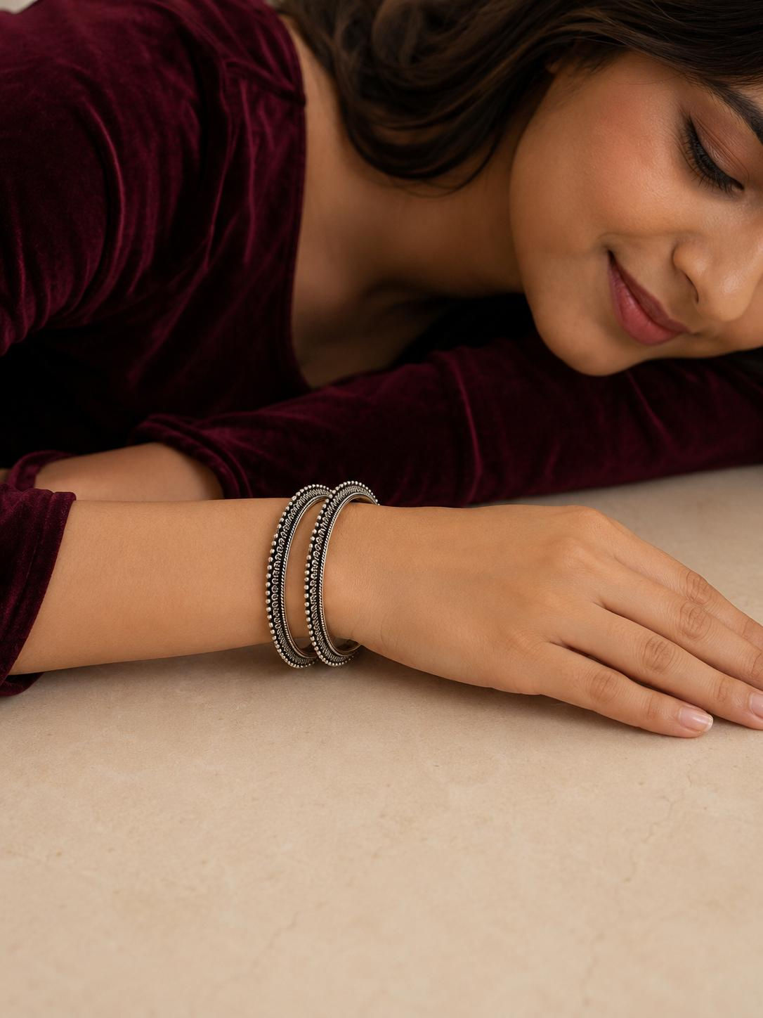 Nazaakat-e-chandi bangles