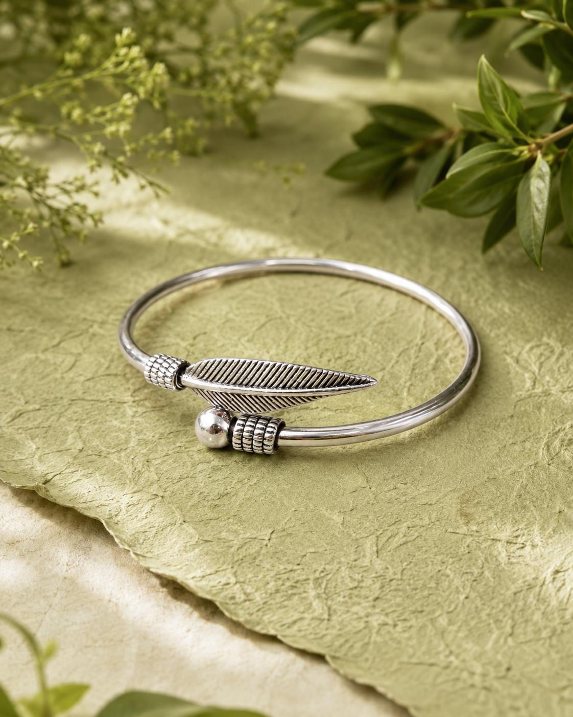 Silver feather Bangle