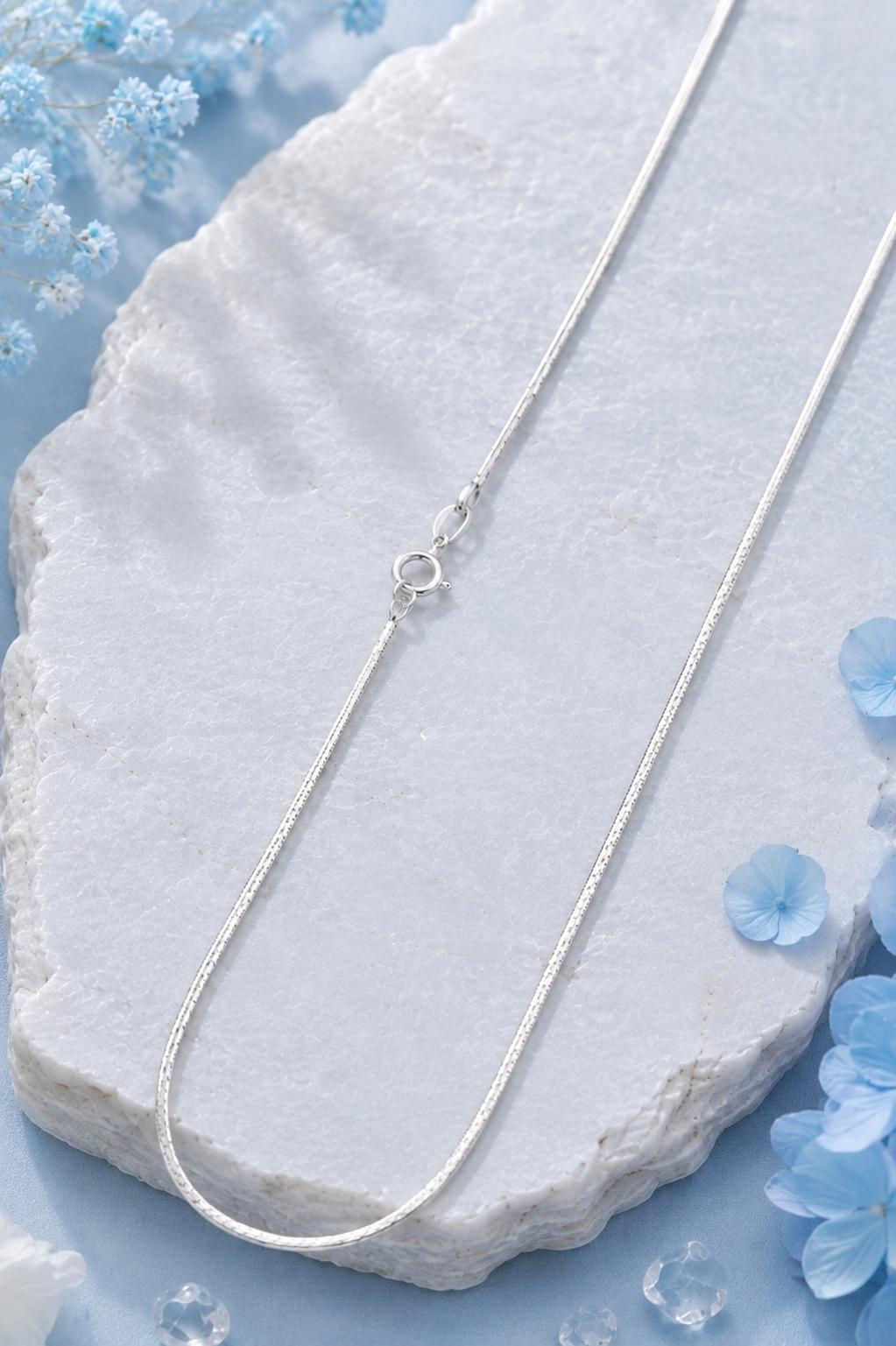Moonline Silver Chain