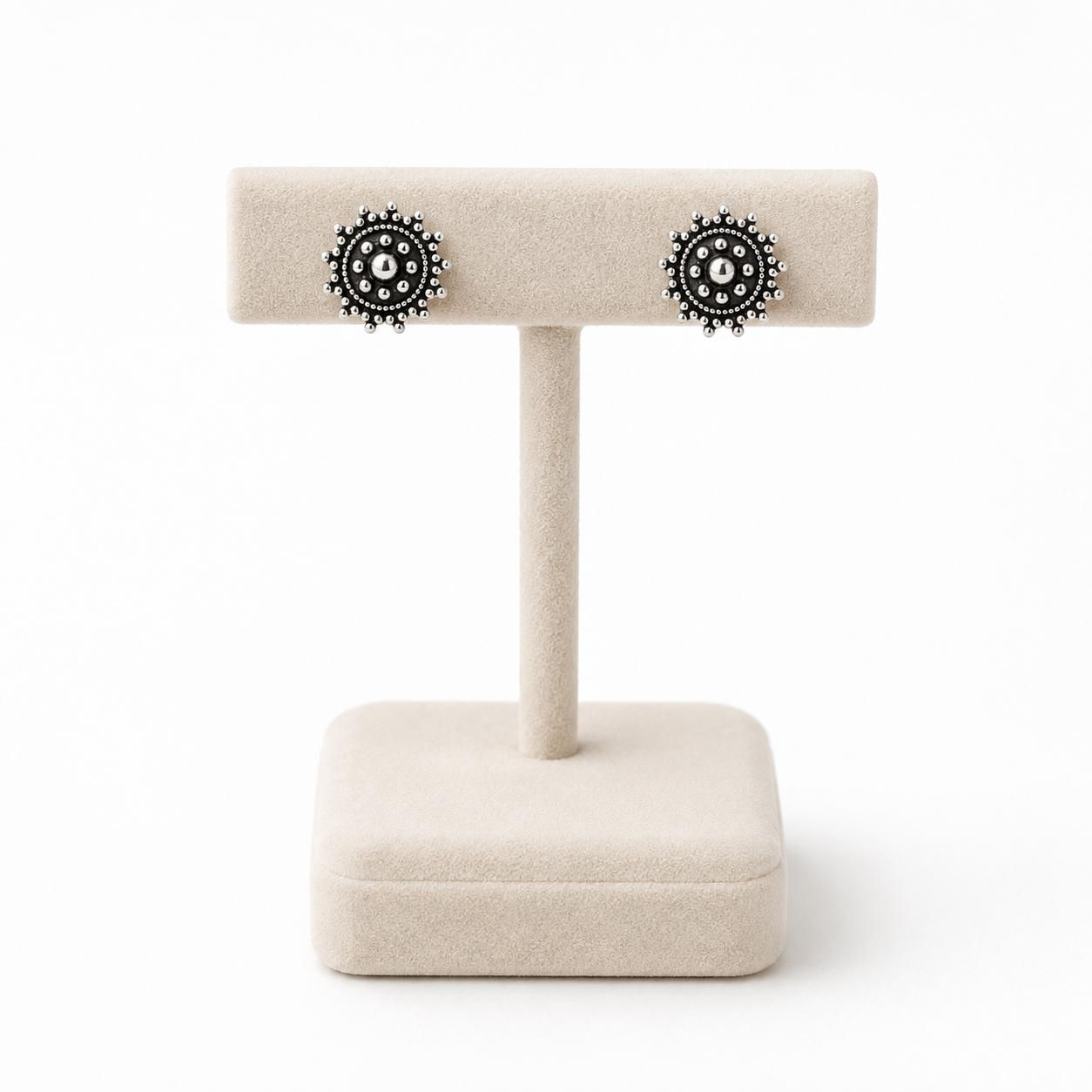 Dotted Halo Stud
