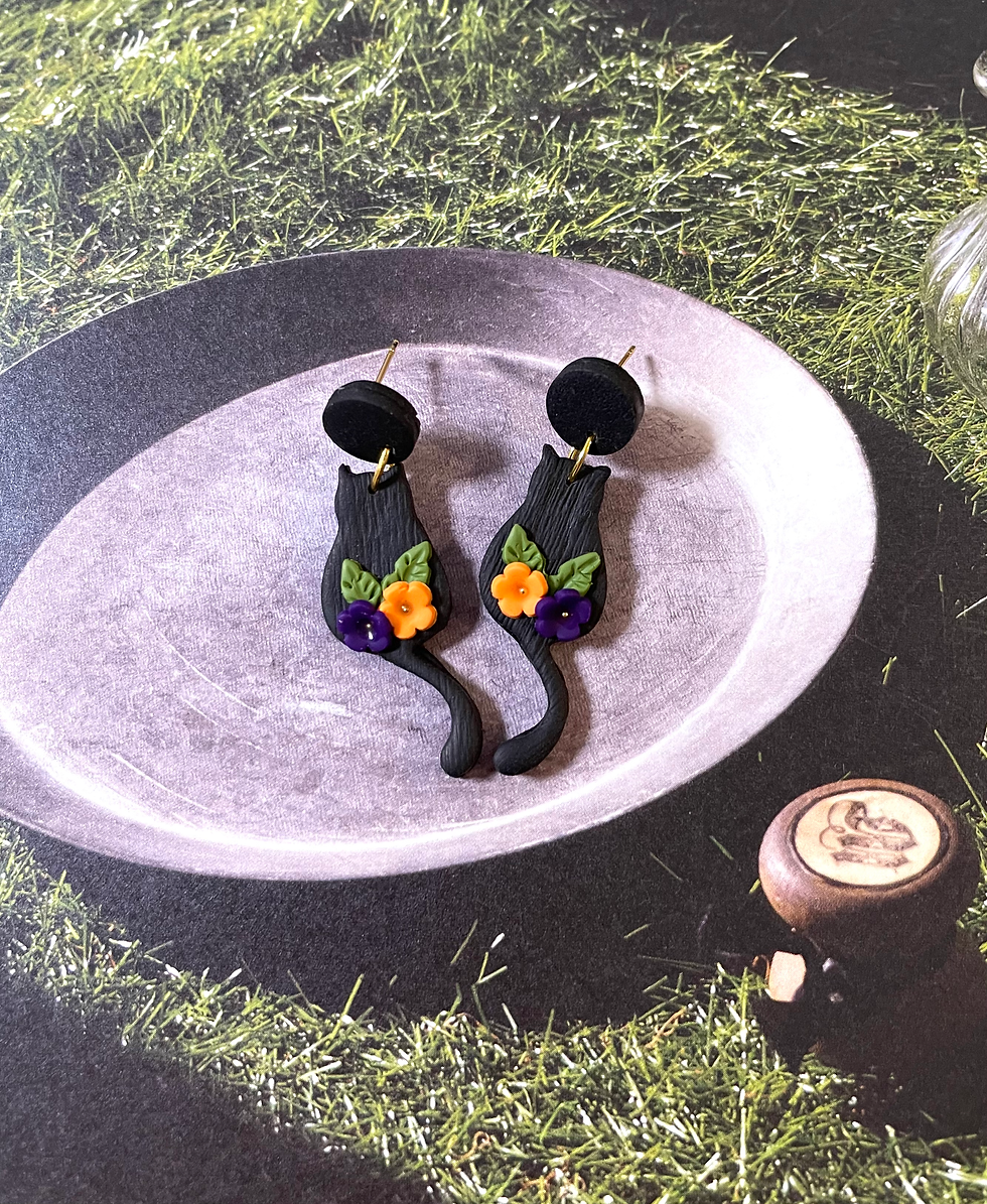 Thumbnail: Floral black cat earrings 