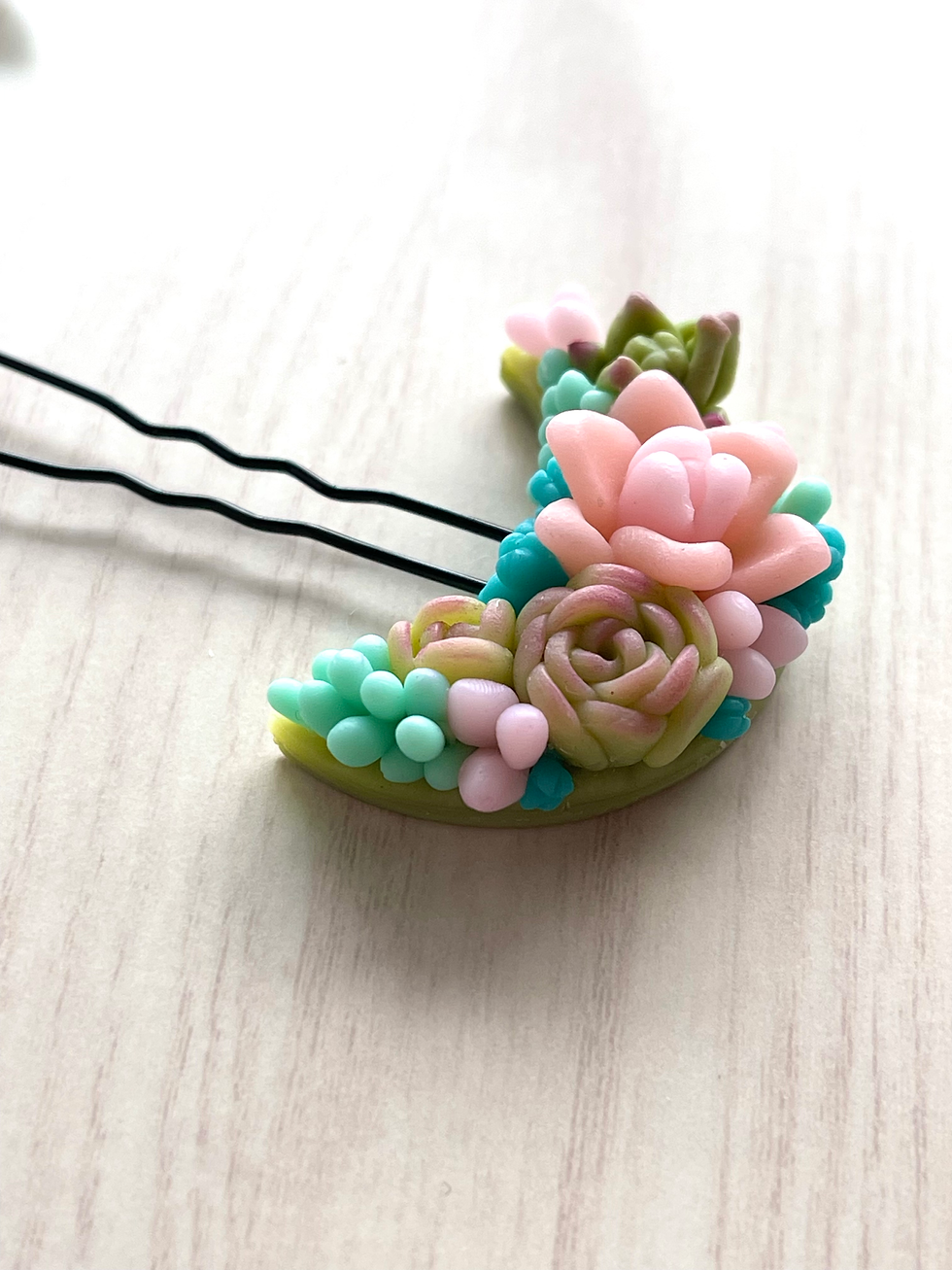 Thumbnail: Crescent succulent hair pin 