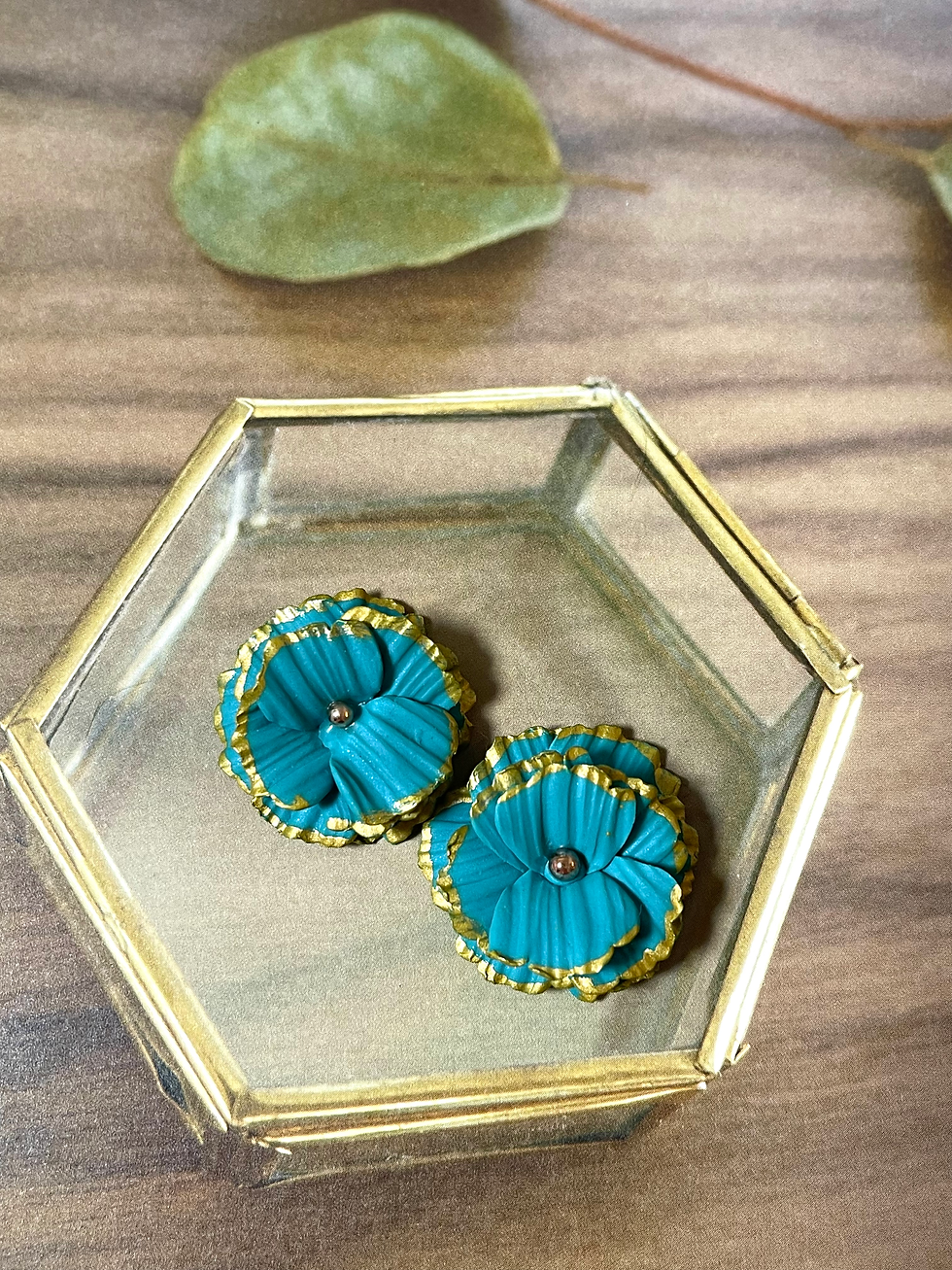 Thumbnail: Full flower ear studs 