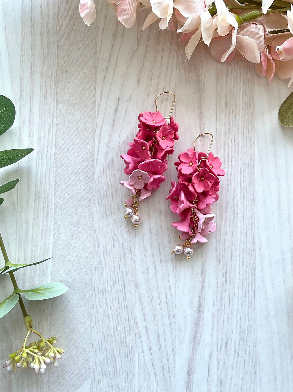 Thumbnail: Cascading flowers earrings (pink) 