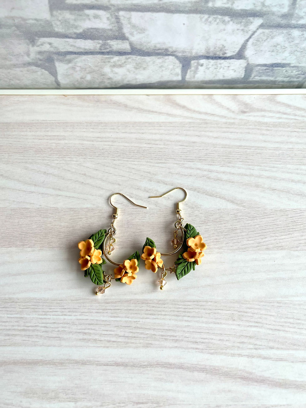 Thumbnail: Osmanthus moon earrings 