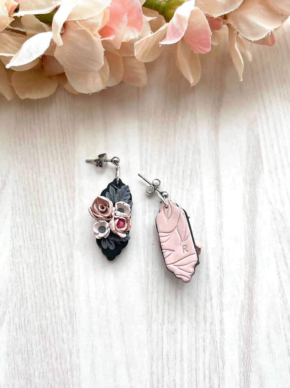 Thumbnail: Antheia - flower earrings (mini)