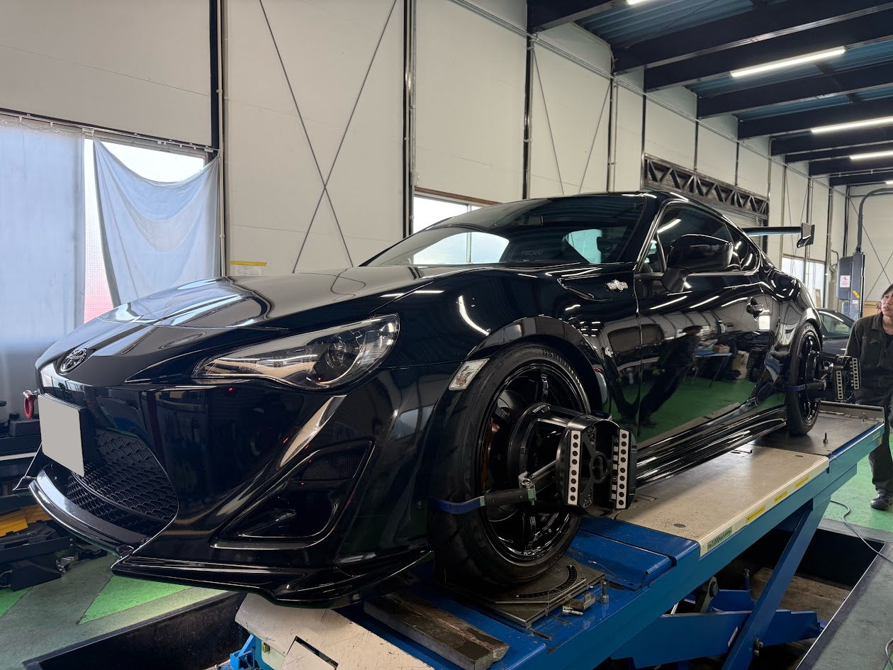 TOYOTA ZN6 86 アライメント測定&調整、各部点検