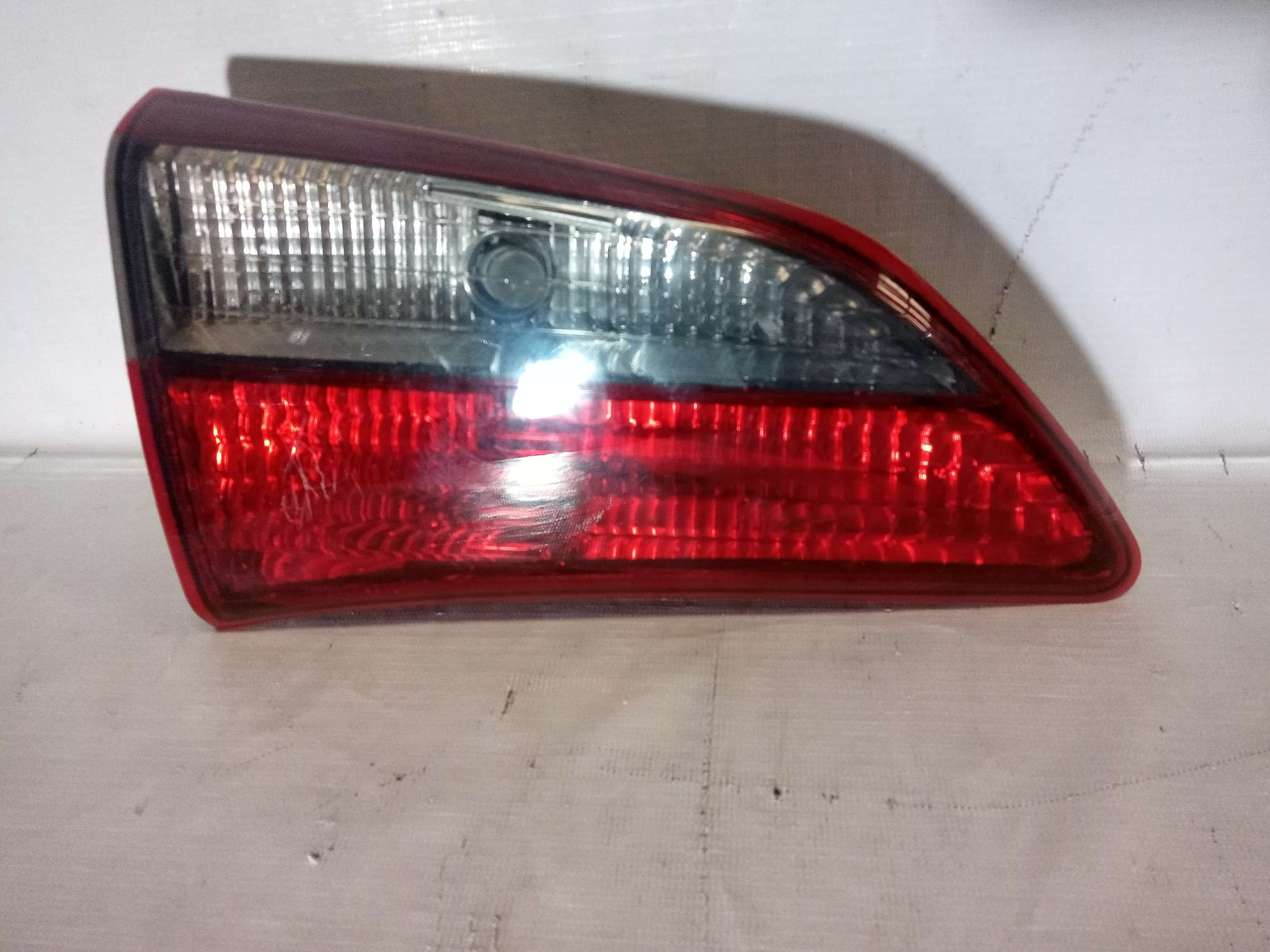 Lanterna Tampa Esquerda HB20 Hacth 2019 Fumê 