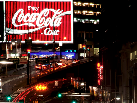 Here’s why Digital Signage is better than Traditional Advertising in 2024