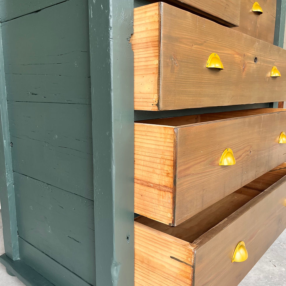 Thumbnail: Chest of Drawers