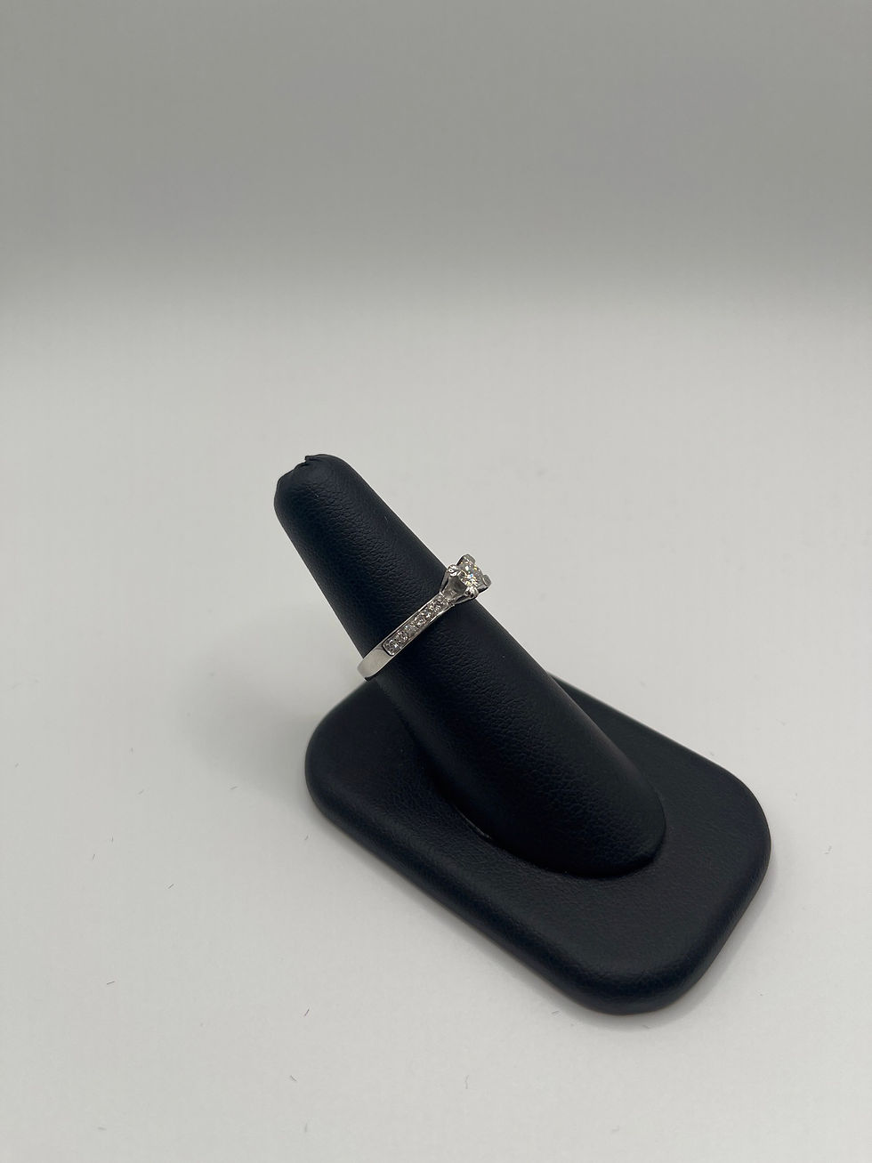Miniatura: Anello  oro bianco con Diamanti