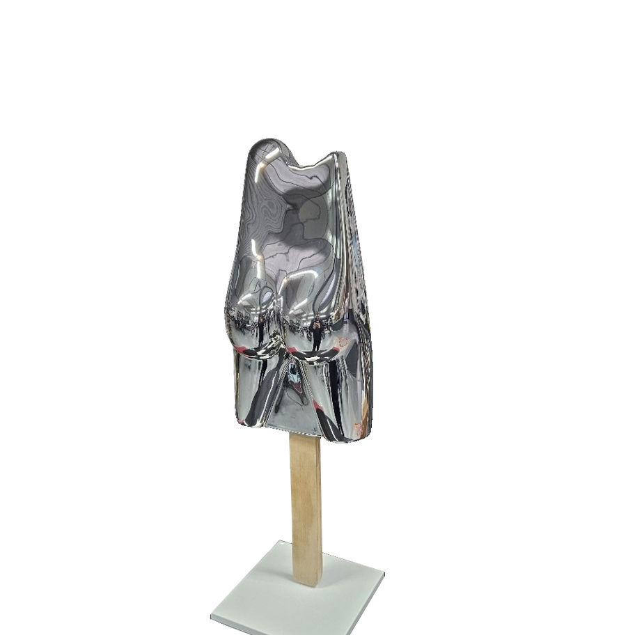 Sculpture contemporaine en chrome