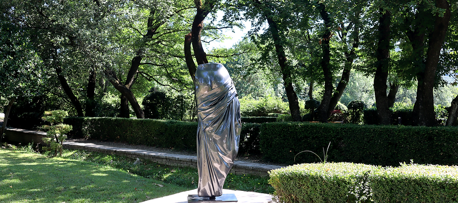 Sculpture d'ornement dans un parc