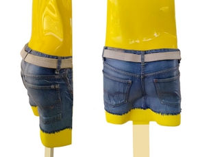 La Sculpture Pop à la Française: Lollipop en sculpture jaune