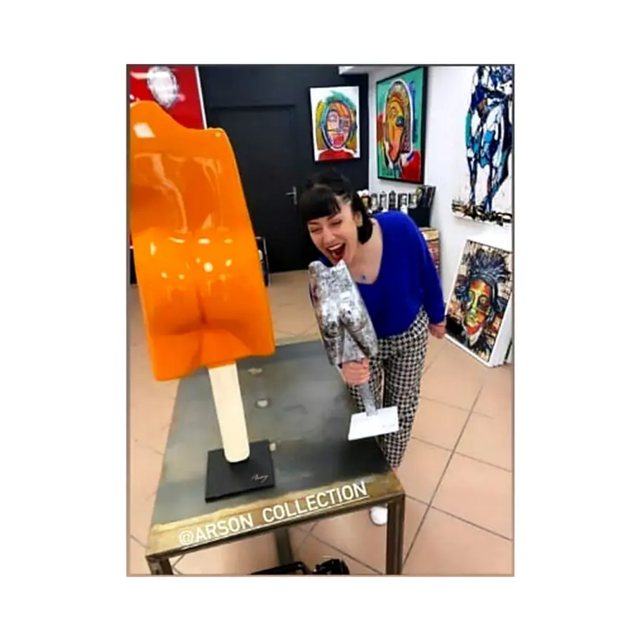 Sculpture contemporaine d'une glace gourmande en résine - Arson