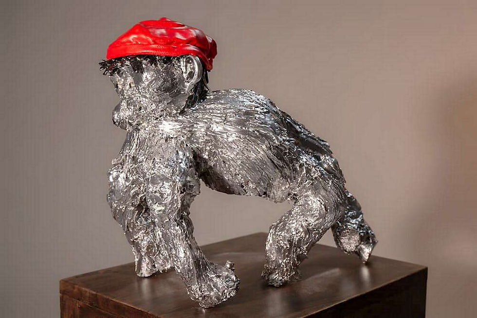 sculpture du kong rouge charly