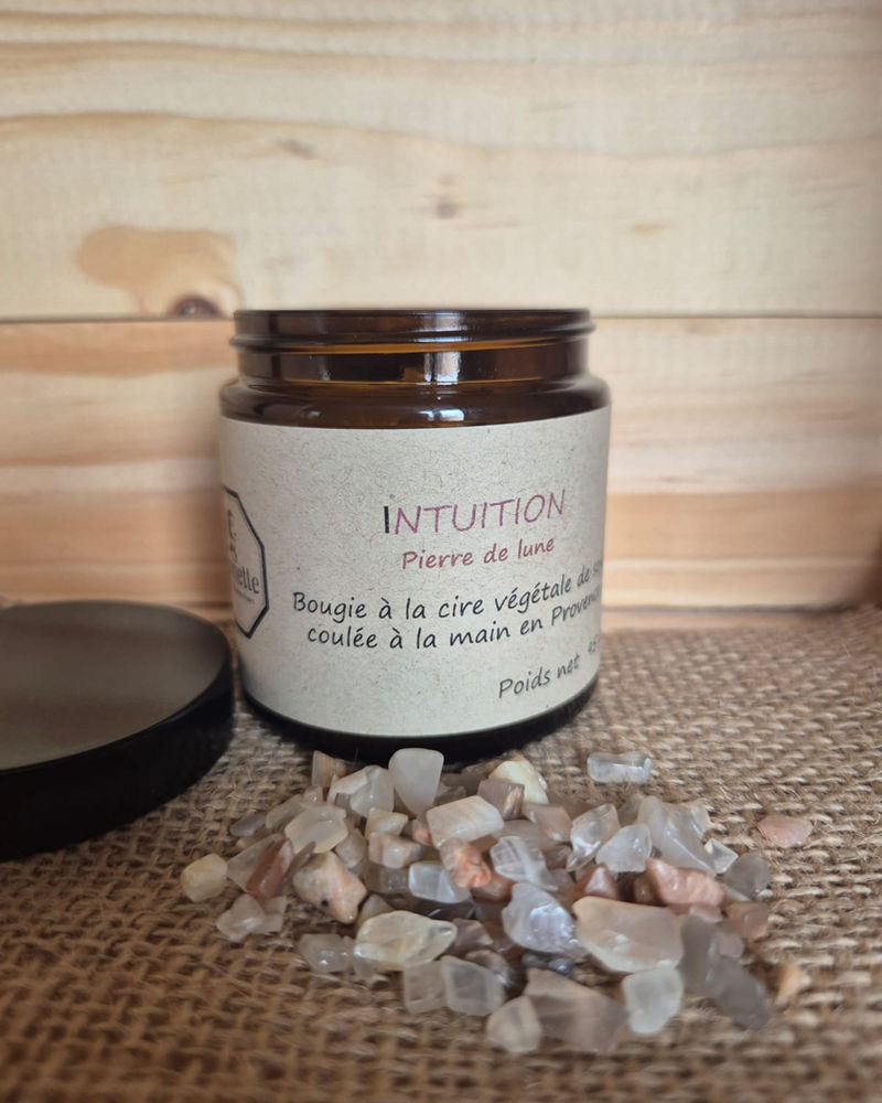 Bougie Lithothérapie — Pierre de Lune — La pierre de lune, douce et féminine, pour l'intuition et la sensibilité.