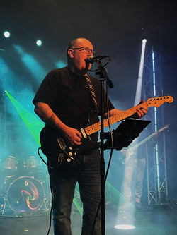 Nige-lead