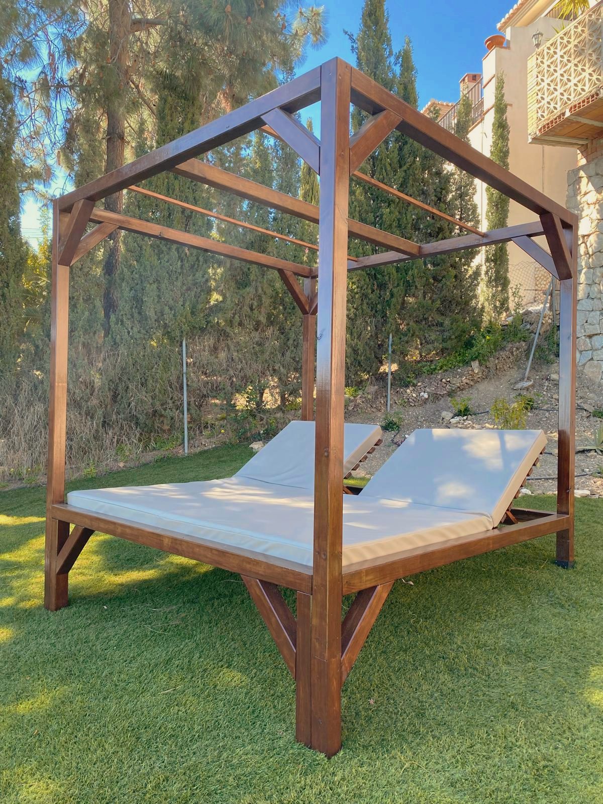 Daybed on the lawn