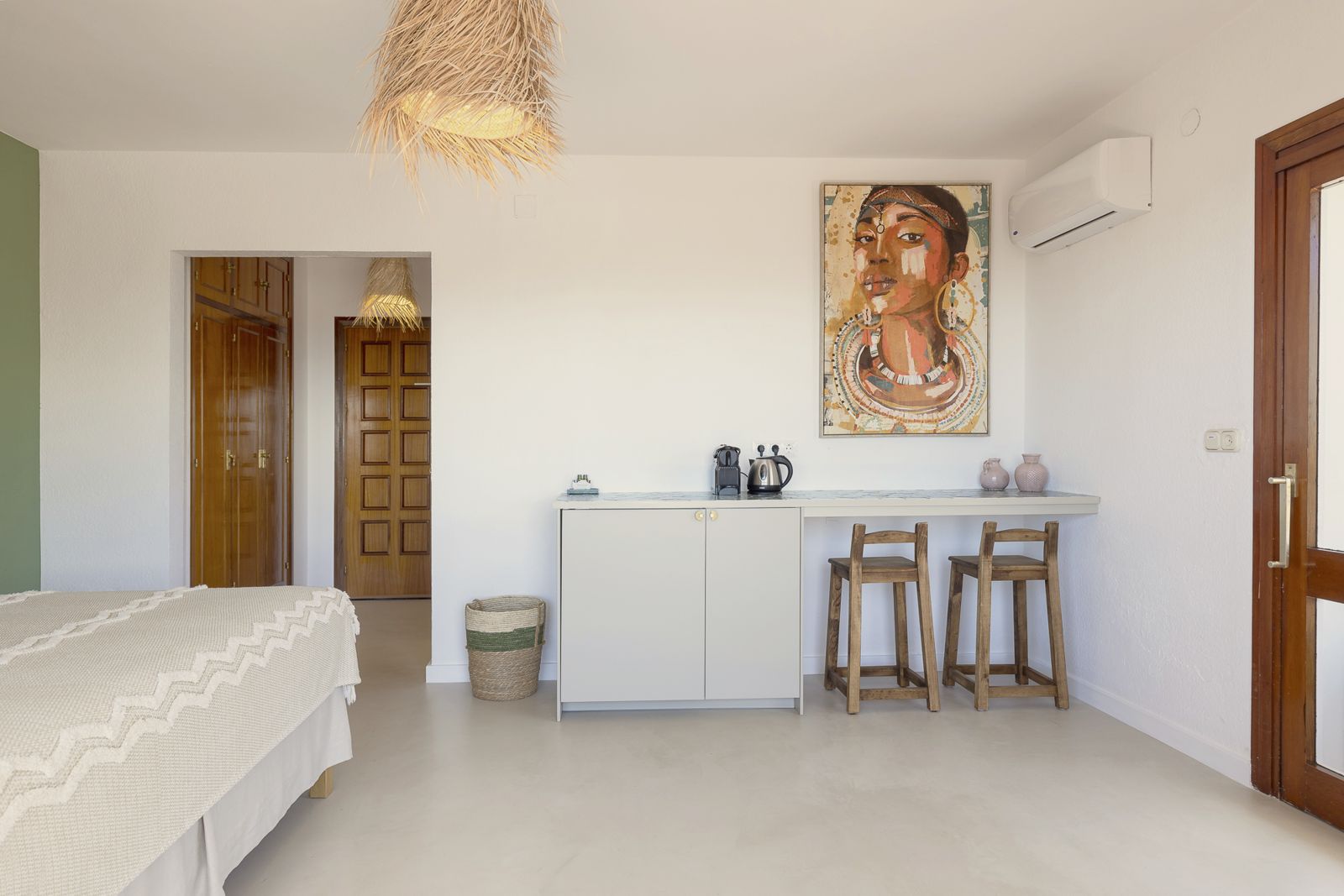 Reginae Suite: kitchenette corner