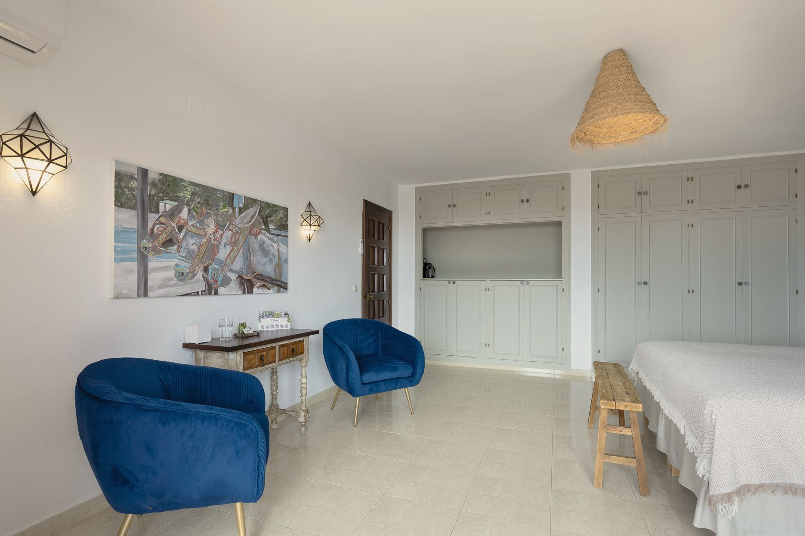 Yucca Suite: seating area