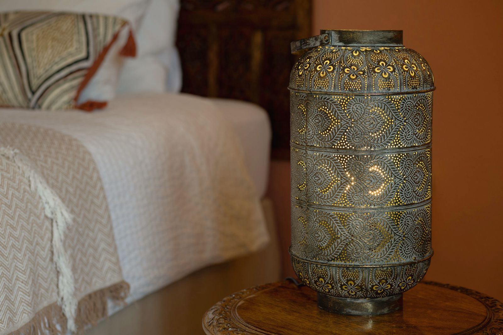 Nicolai Suite: Moroccan lantern by the bed
