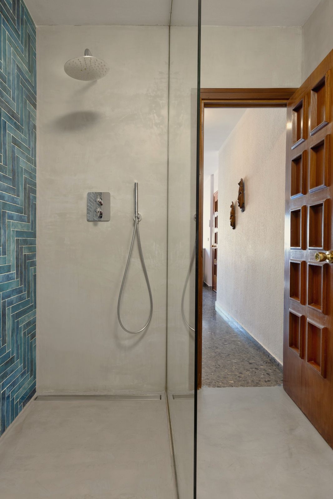 Nicolai Suite: walk-in rain shower