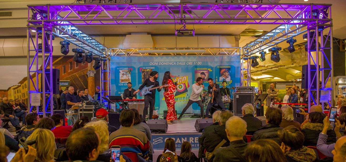 ON STAGE - Milano è dove mi sono persa Tour 2019 Shopville Gran Reno (BO