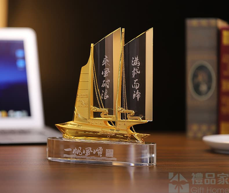 縮圖：水晶帆船擺件