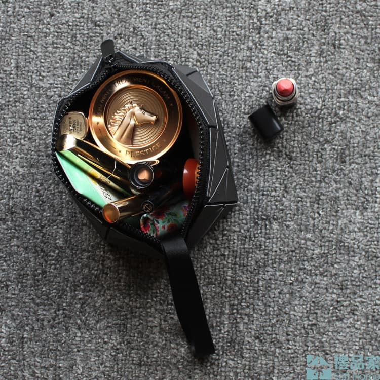 縮圖：夜光變色貝殼化妝包