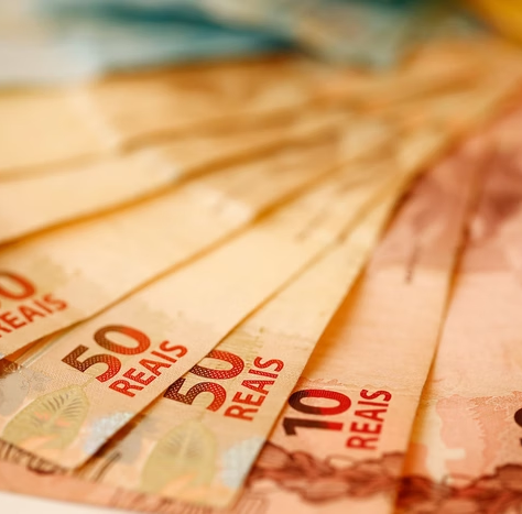 Ibaneis sanciona lei que flexibiliza negociação de dívidas com o GDF