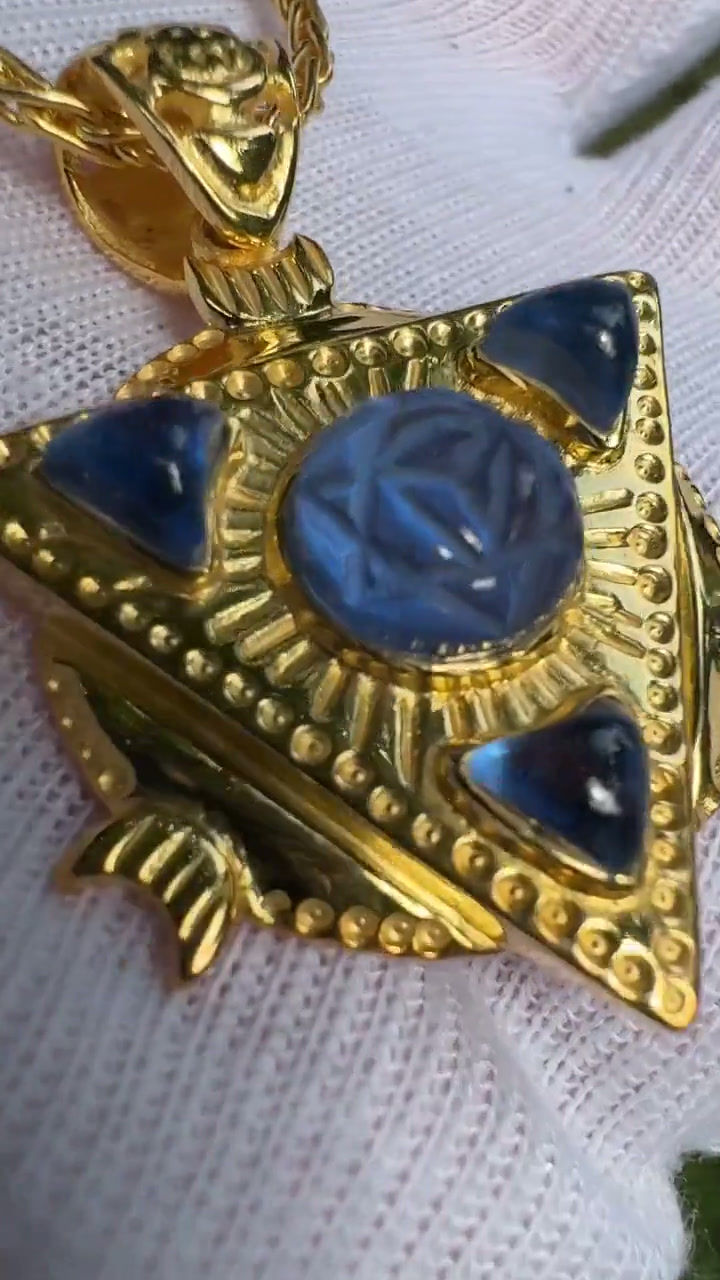 Thumbnail: Small Yellow Gold