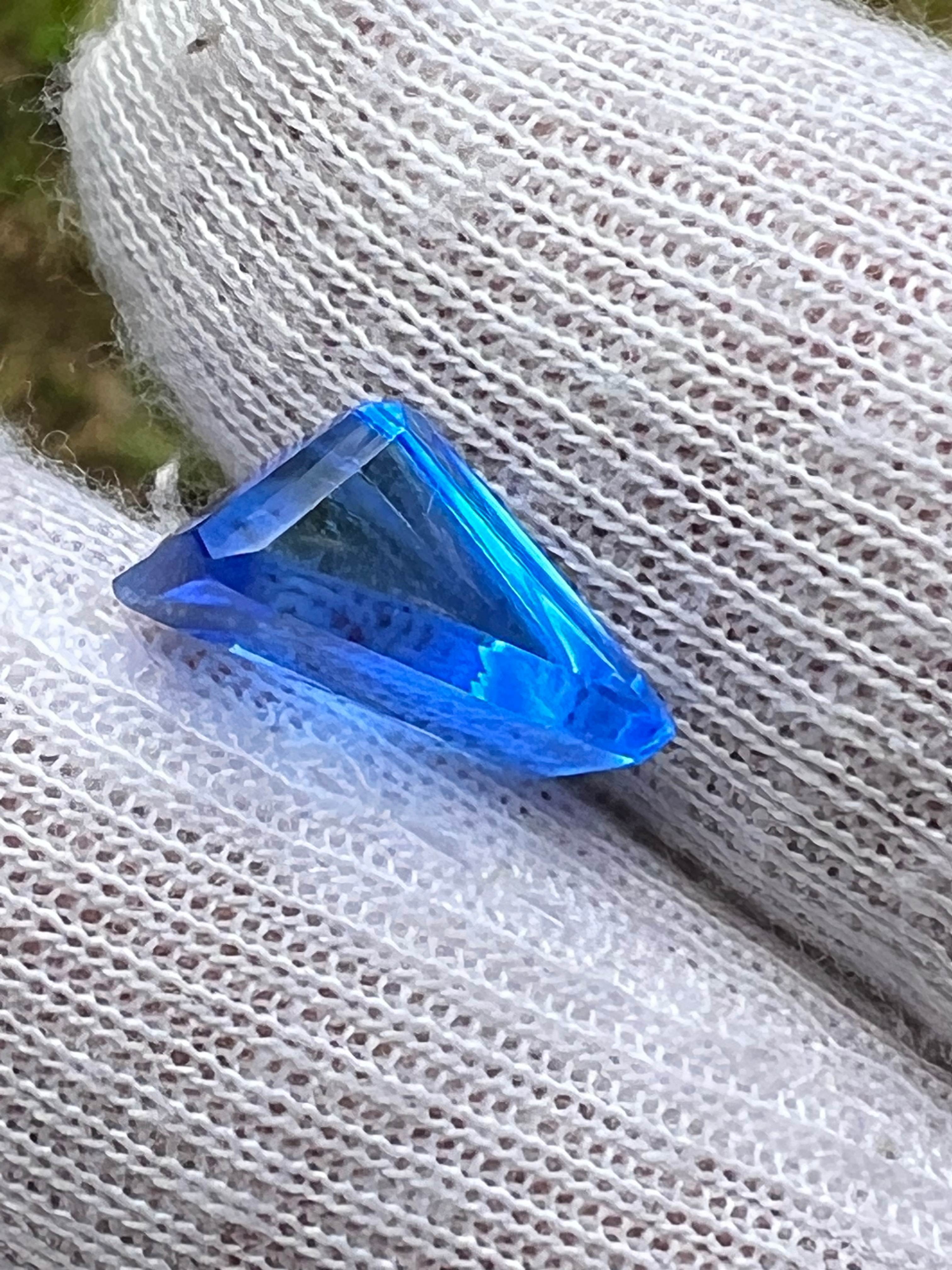 Simple 0.7 gram polished loose crystal