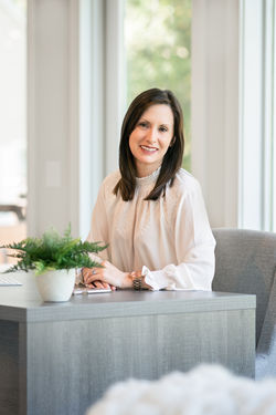 Lori v. Etten Headshots-27