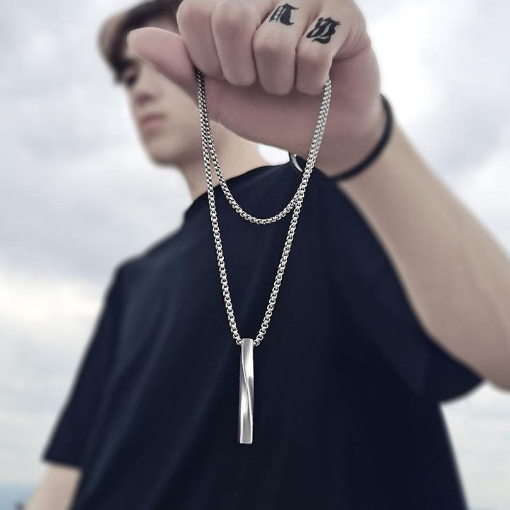 Miniatura: Collar con colgante rectangular para hombre cadena de plata
