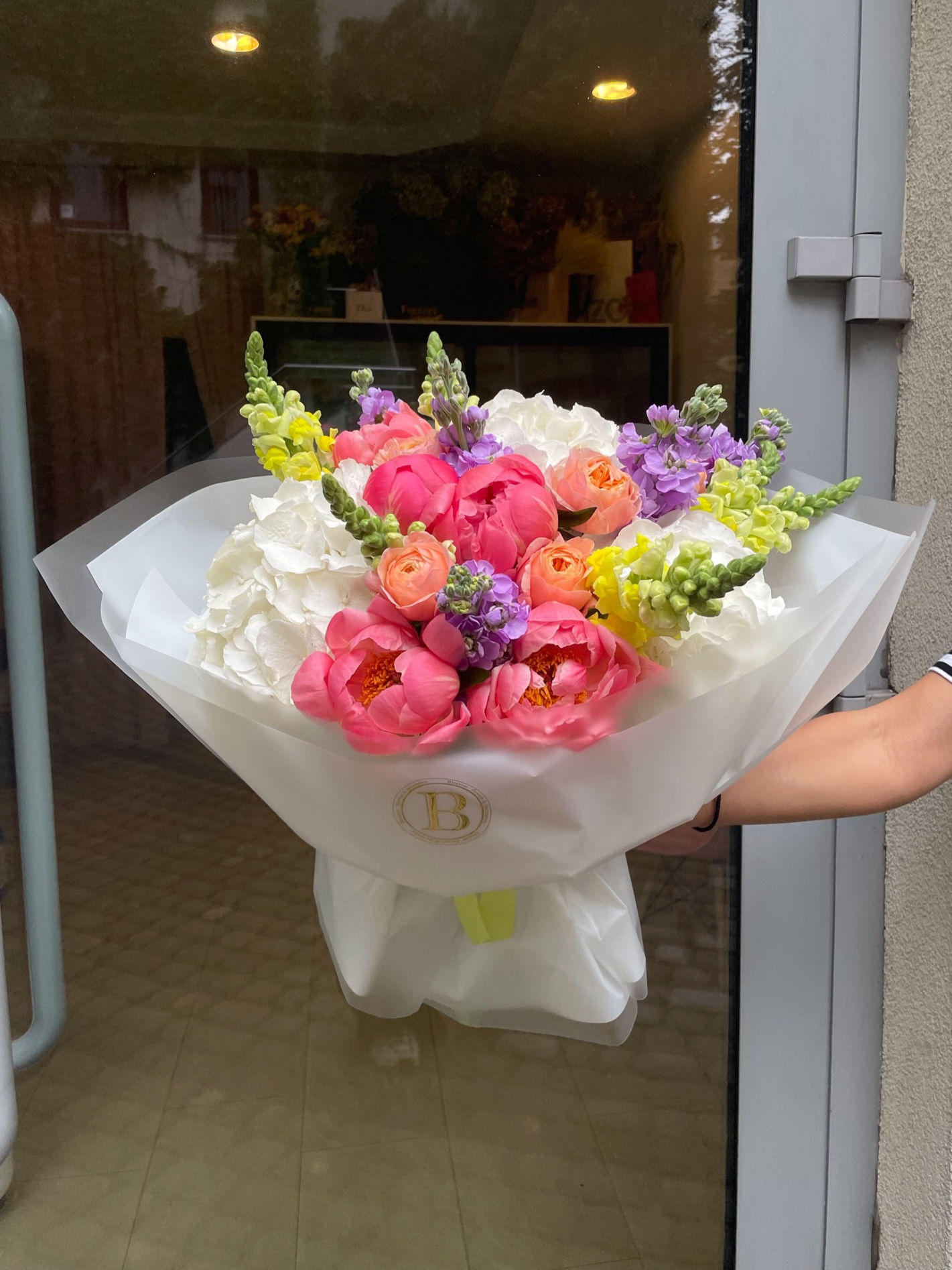Vibrant peony mix