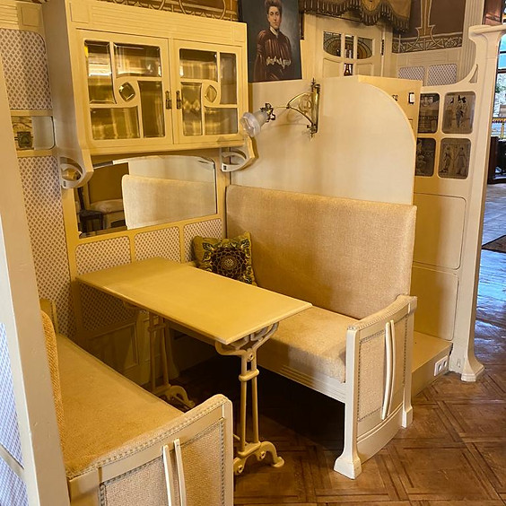 Table dans le Salon Mackintosh