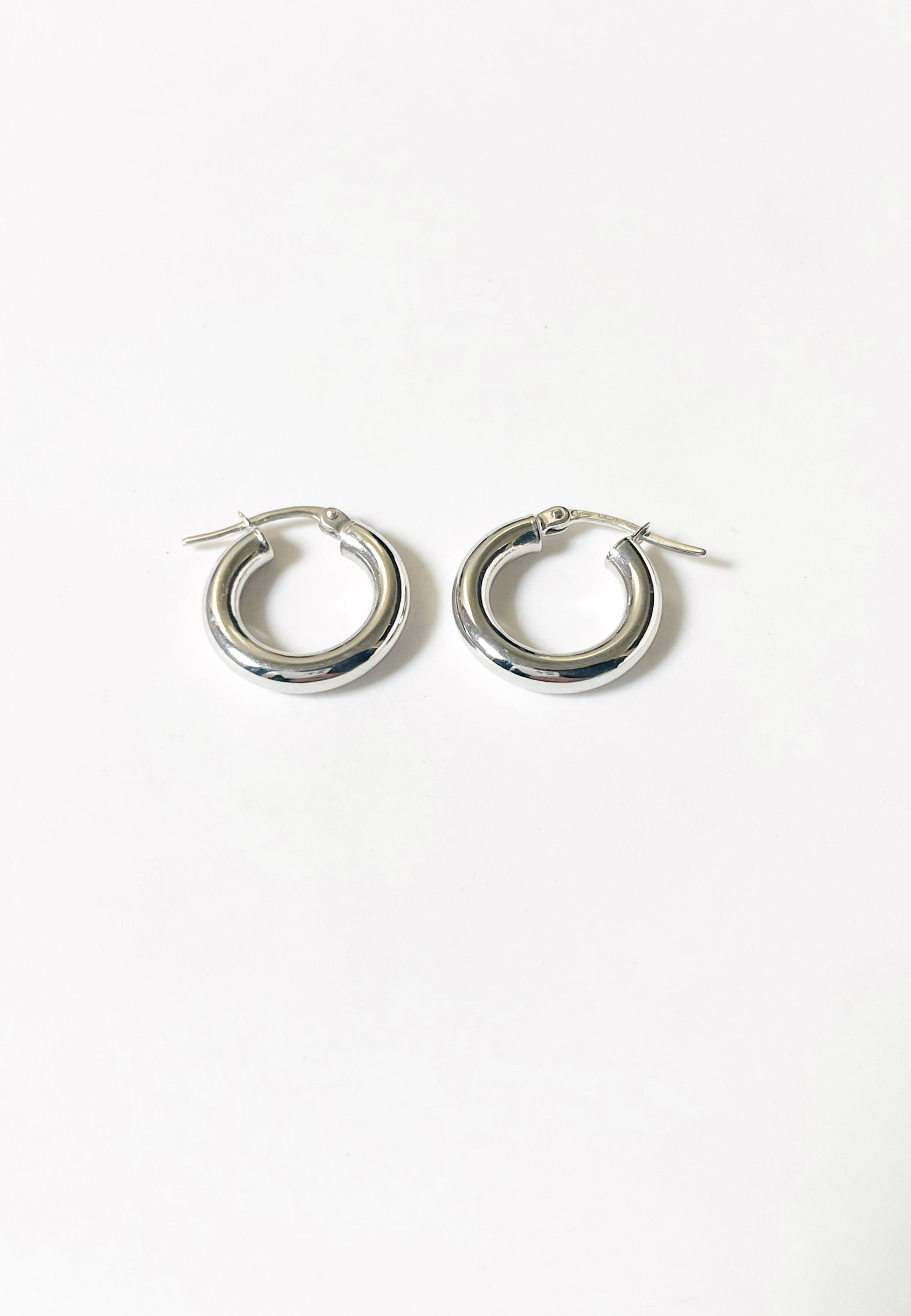 Circa 18K White Gold Hoop Earrings
