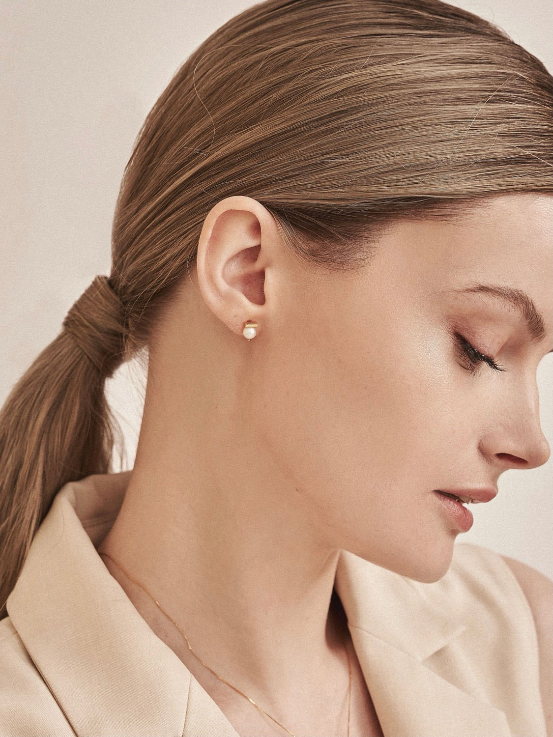 La Luce 14K Gold Freshwater Pearl Stud Earrings